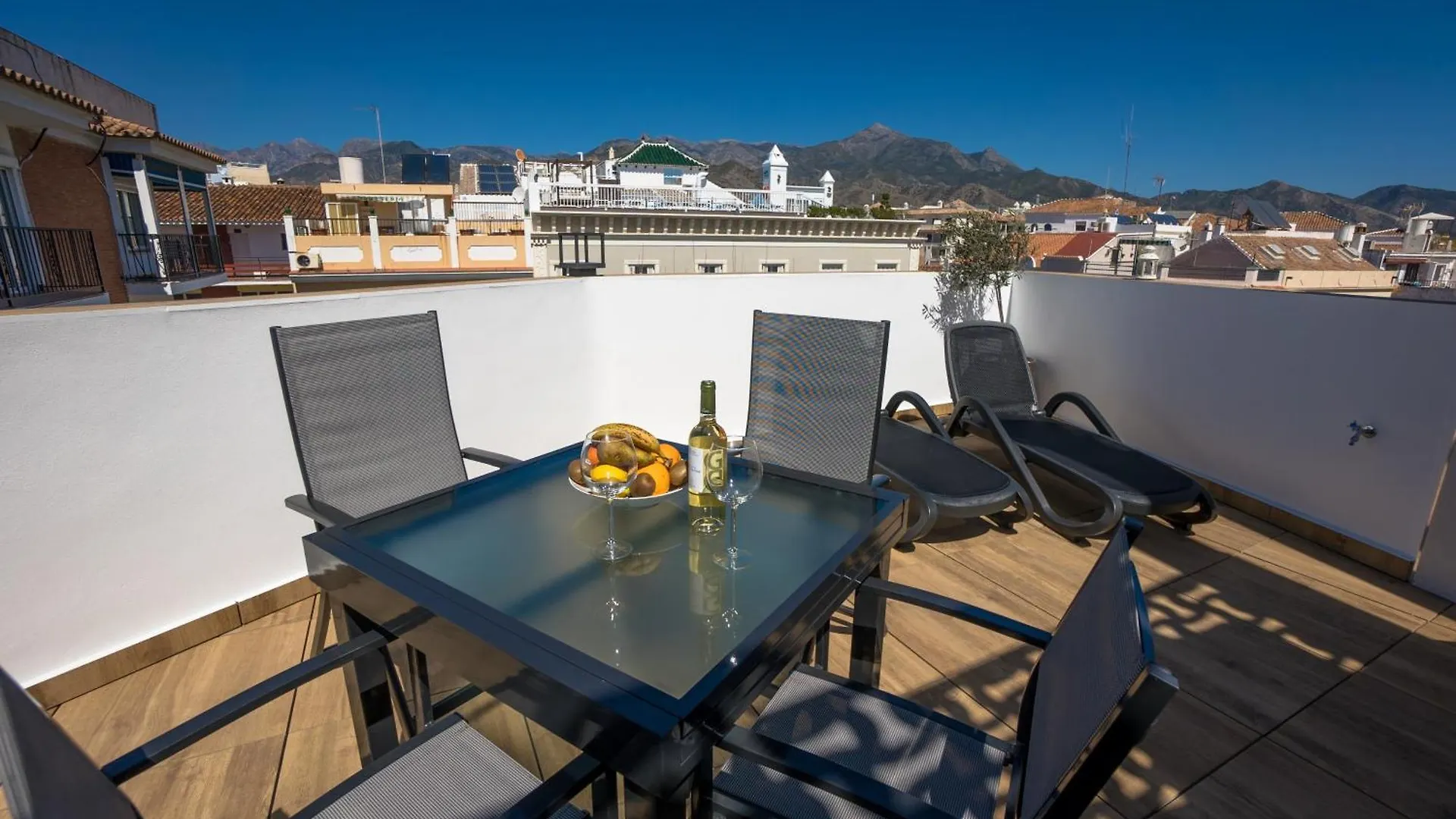 Apartamentos Kronox Nerja Spanien